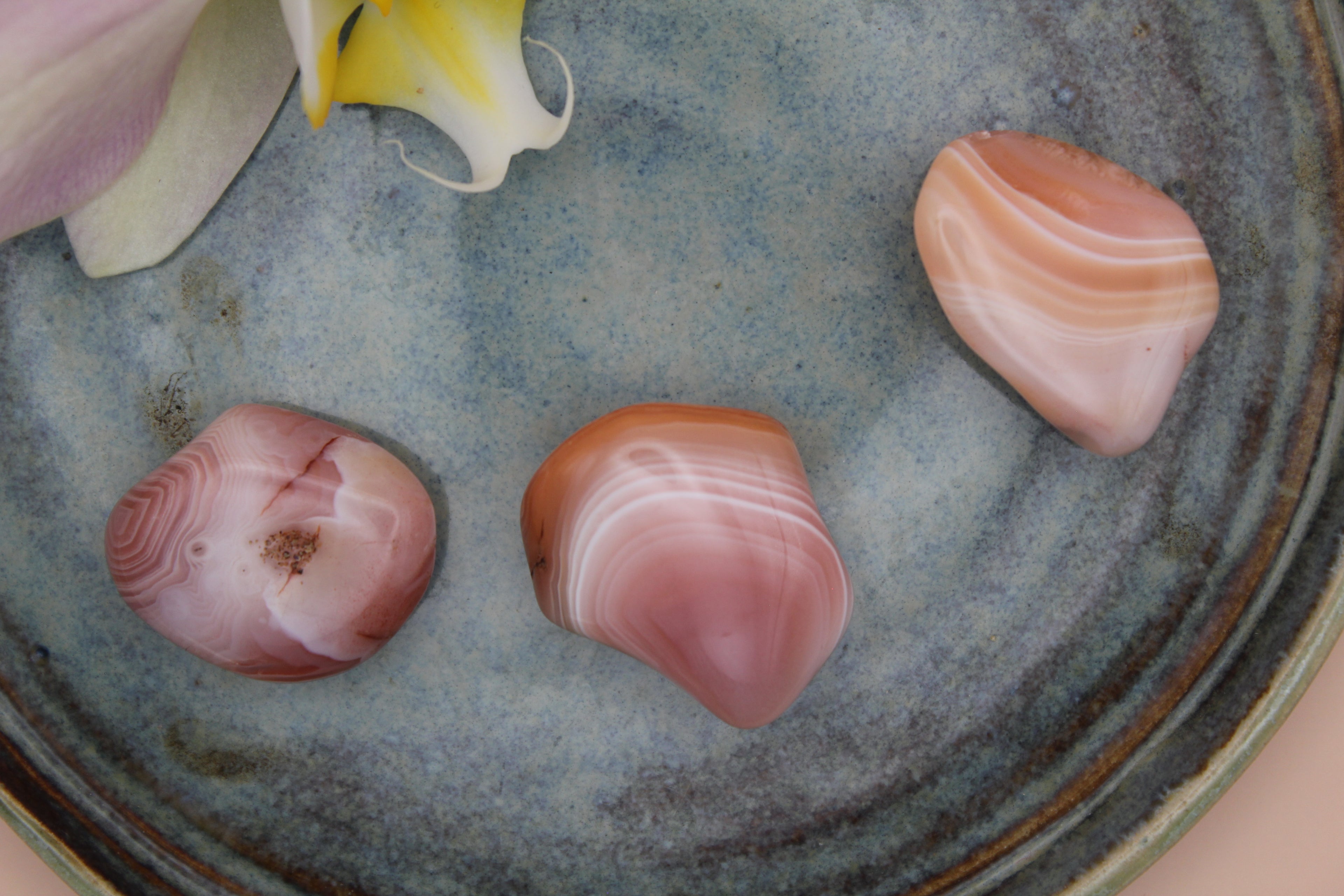 Abrikoos agaat trommelsteen – Warmte en emotionele geborgenheid