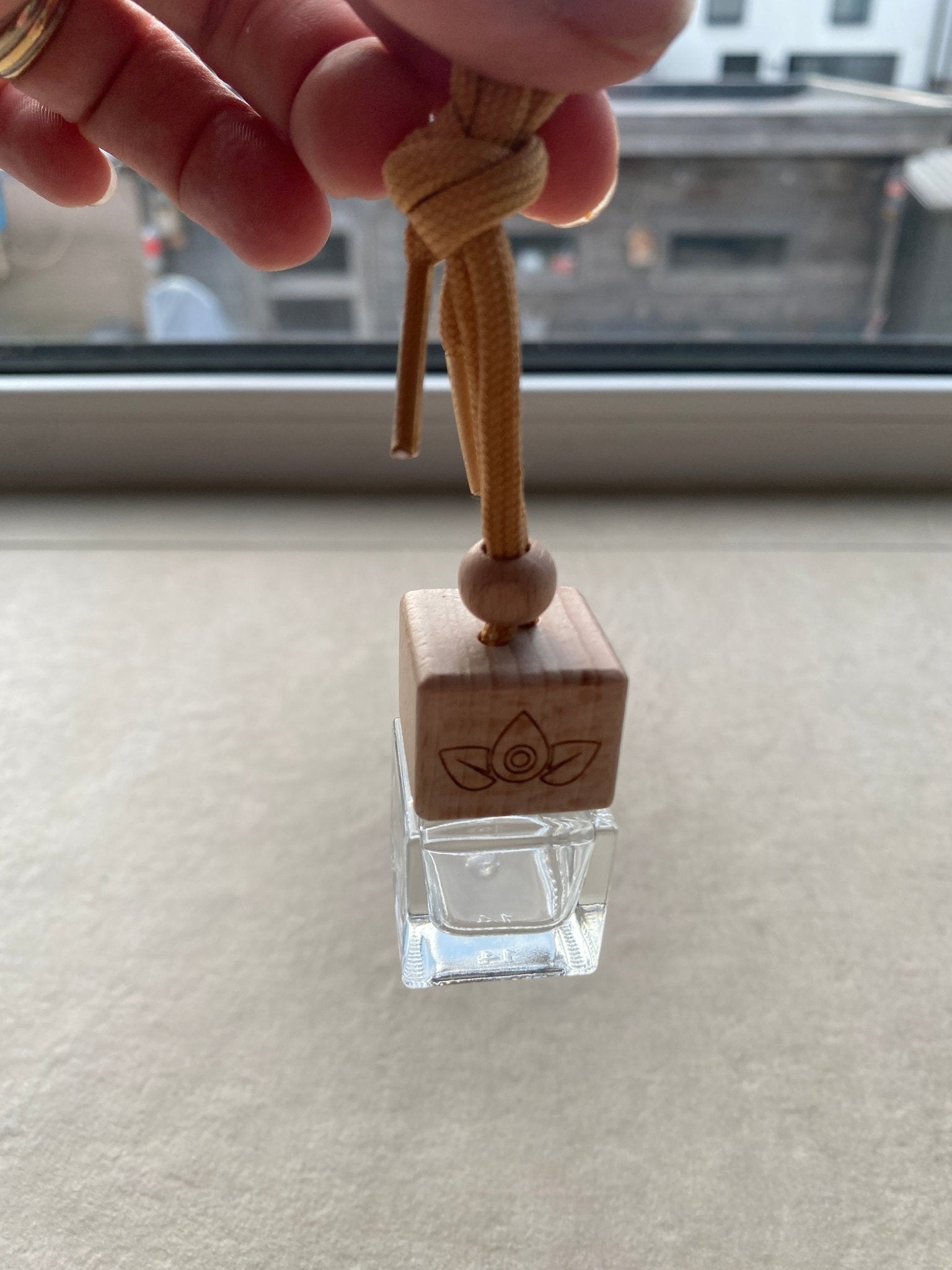 Aroma Geurhanger – Natuurlijke geurverspreiding voor auto, bureau en thuis - Energise Academy