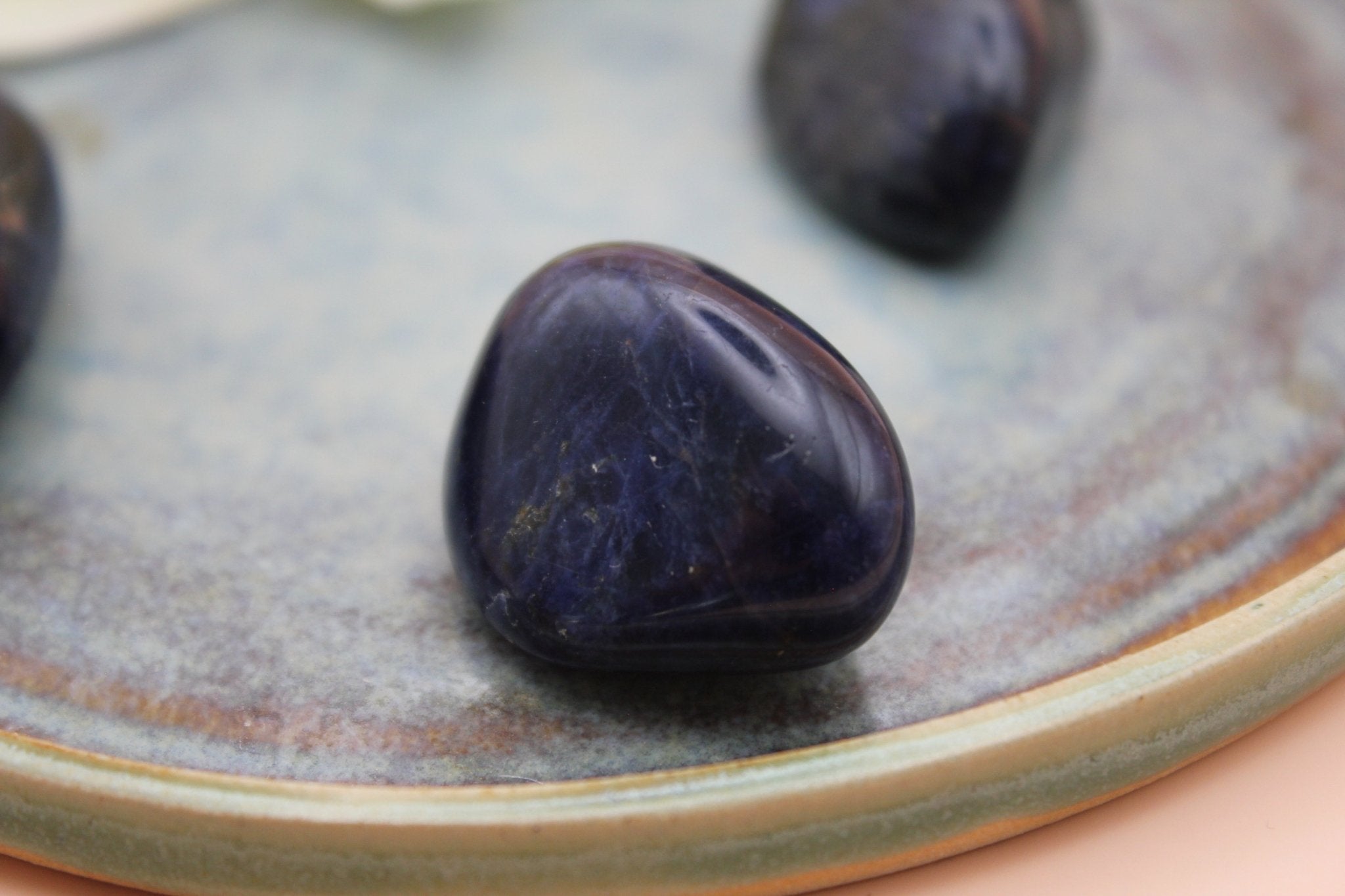 Sodaliet trommelsteen – Innerlijke rust en helder denken - Energise Academy